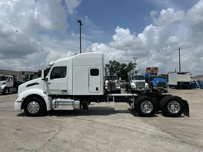 2023 Peterbilt 579