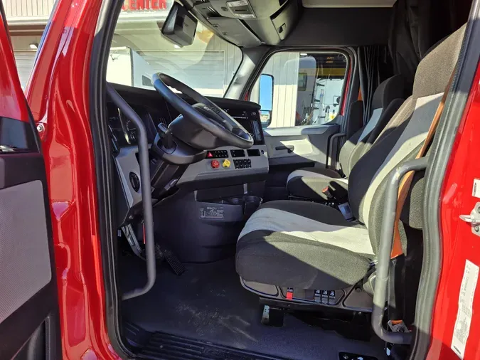 2022 Freightliner Cascadia2ab1cd4c9d157541fac375ca9f0f7304