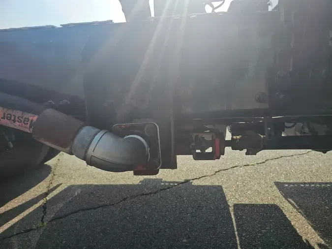 2019 VOLVO VNL64T-300