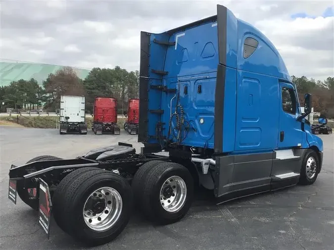 2021 FREIGHTLINER CA126