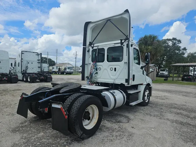 2019 FREIGHTLINER/MERCEDES NEW CASCADIA 126