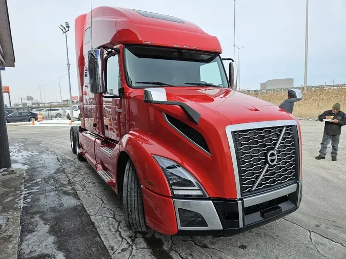 2020 VOLVO VNL64T760