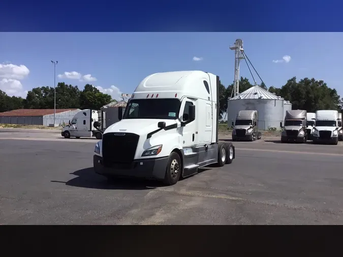 2023 Freightliner Cascadia 126