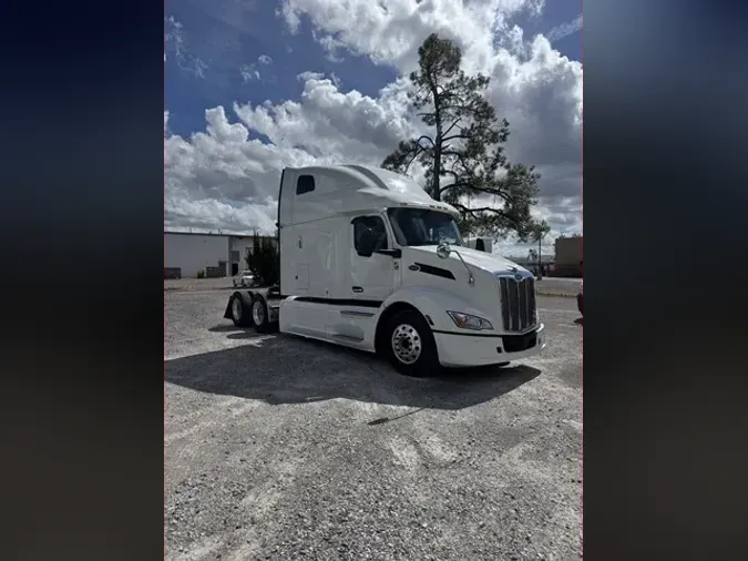 2023 PETERBILT 579