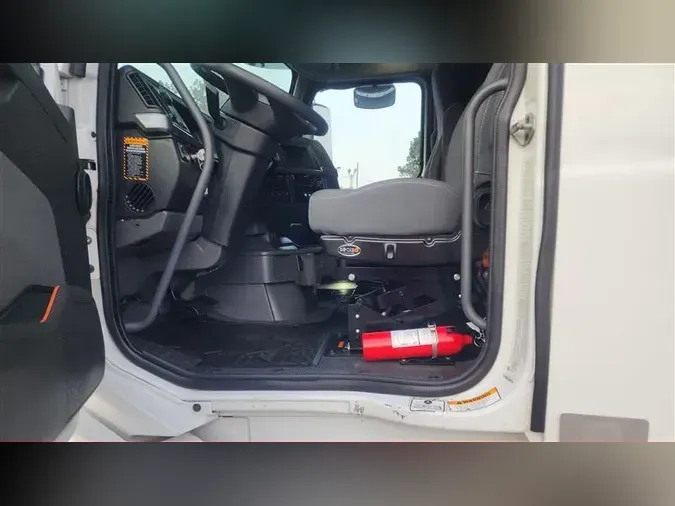 2020 VOLVO VNL760