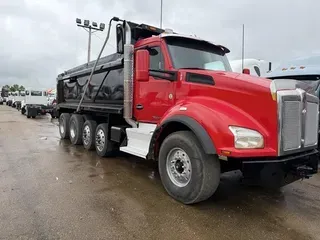 2017 KENWORTH T880