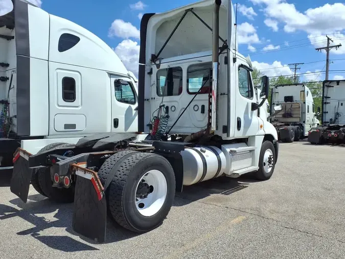2020 FREIGHTLINER CASCADIA 125
