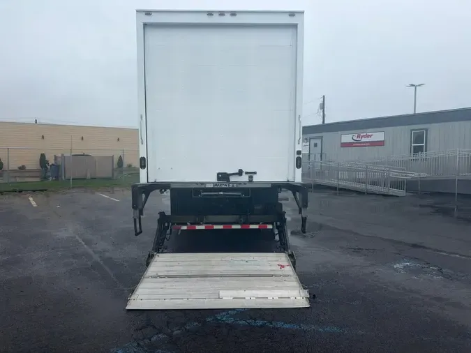 2018 FREIGHTLINER/MERCEDES M2 106
