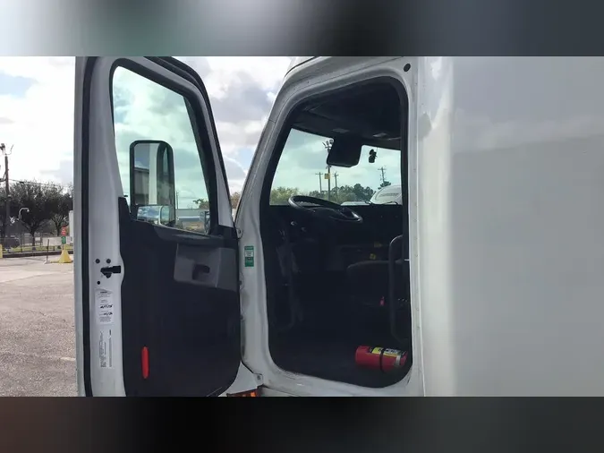 2021 Freightliner Cascadia 126