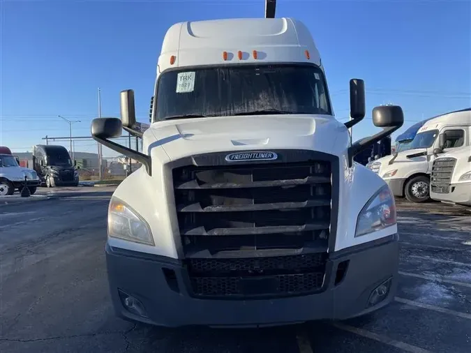 2020 FREIGHTLINER CA126