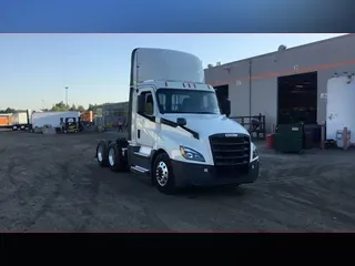 2019 Freightliner Cascadia 126