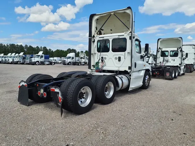 2017 FREIGHTLINER CASCADIA 125