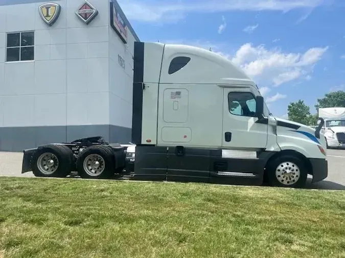 2021 Freightliner Cascadia
