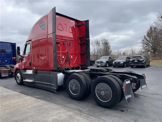 2021 FREIGHTLINER CA126