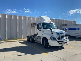 2018 FREIGHTLINER X12564ST