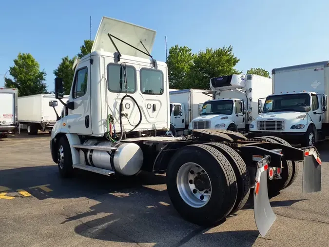 2020 FREIGHTLINER CASCADIA 113