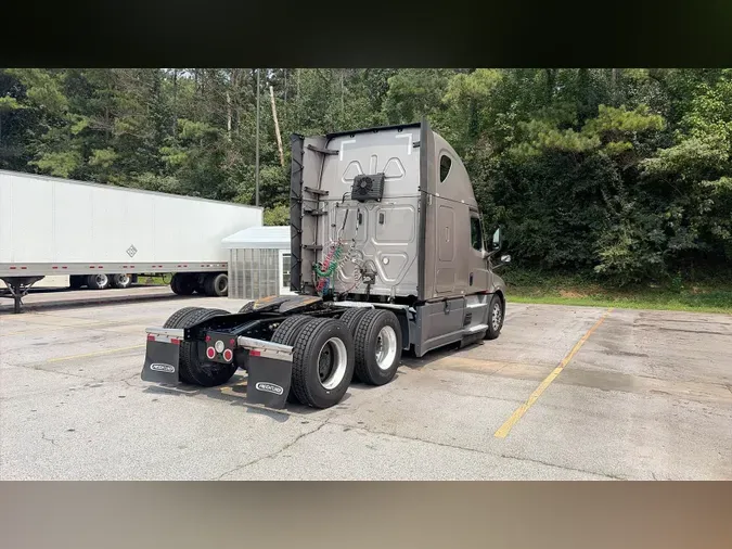2023 Freightliner Cascadia 126