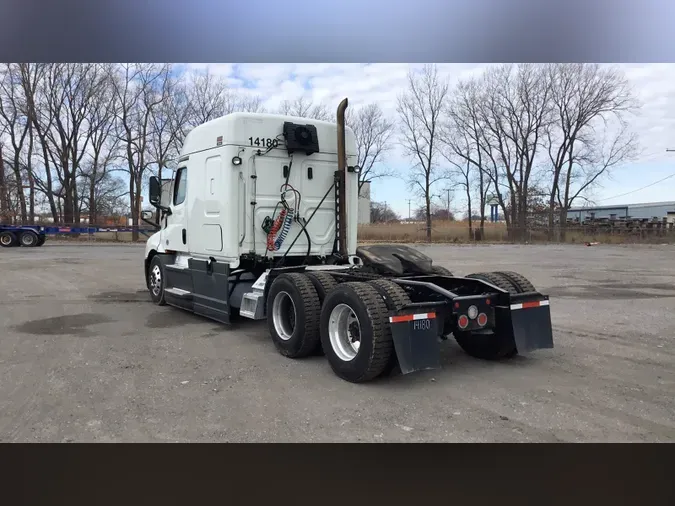 2022 Freightliner Cascadia 126
