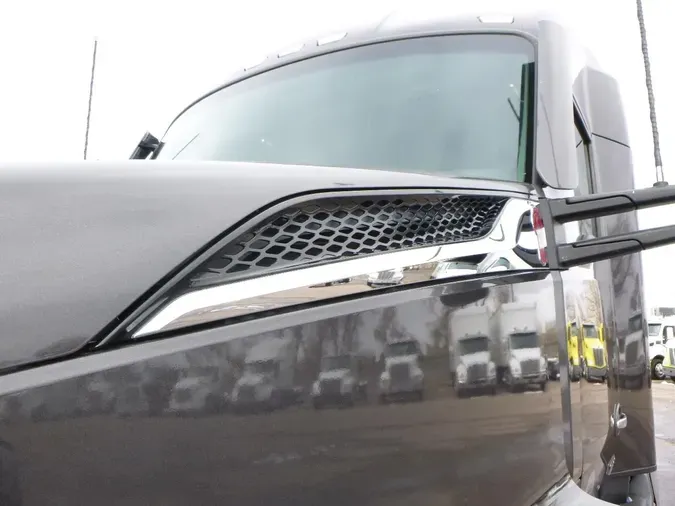 2023 Kenworth T680