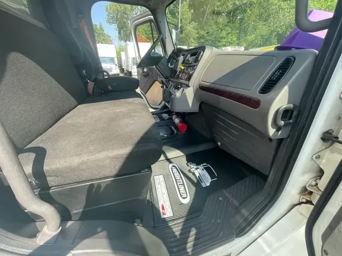 2020 FREIGHTLINER M2 106