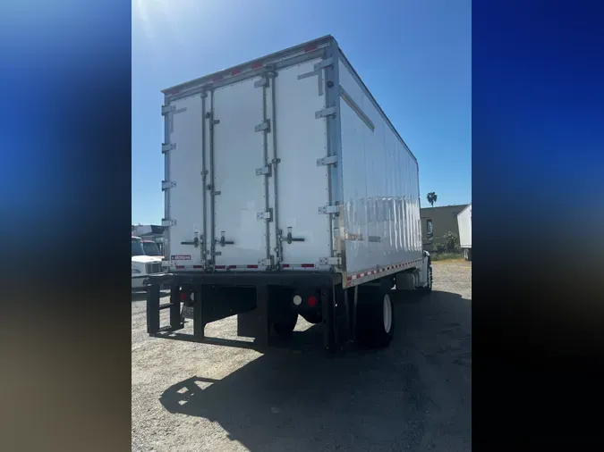 2018 FREIGHTLINER/MERCEDES M2 106