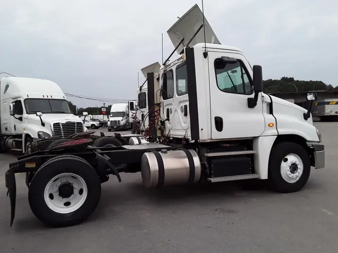 2017 FREIGHTLINER/MERCEDES CASCADIA 125