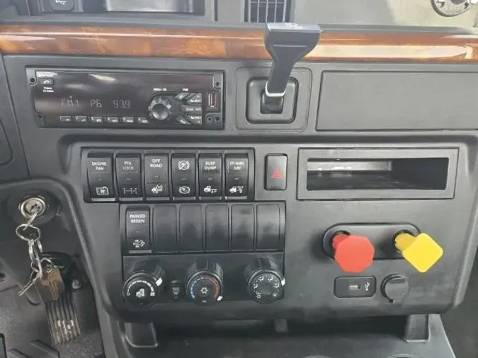 2020 International LT6252ad2f750a95c25944c730ebc47e5b135