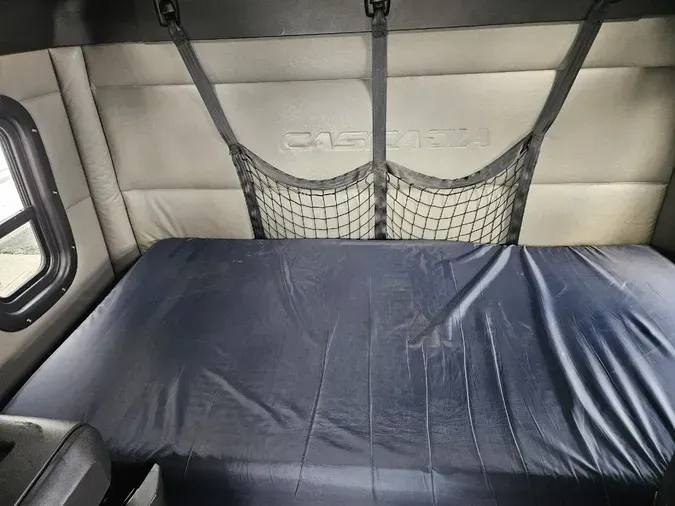2021 FREIGHTLINER CASCADIA