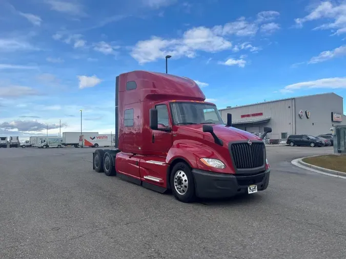 2022 International LT625