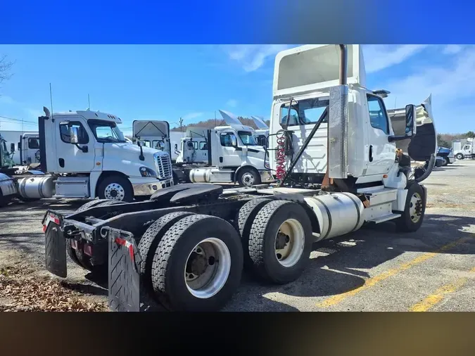 2019 NAVISTAR INTERNATIONAL LT625 DAYCAB T/A2adb286eeb05db91bad163cc19e5143c