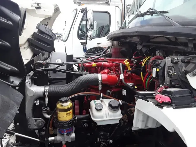 2016 FREIGHTLINER M2 106