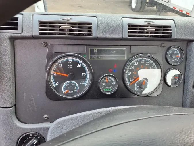 2018 FREIGHTLINER CASCADIA 113