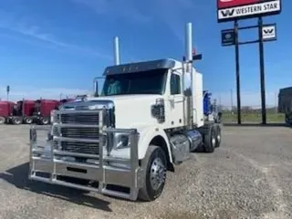 2019 Freightliner 122SD