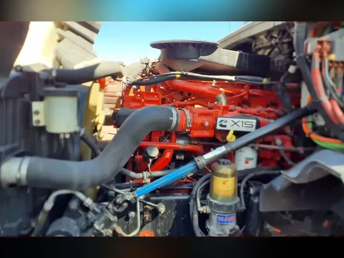 2019 NAVISTAR INTERNATIONAL LT625 SLPR CAB