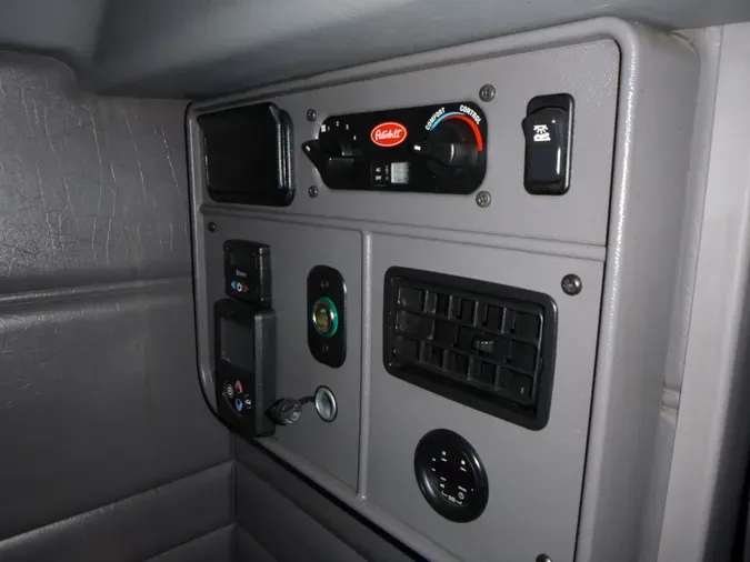 2019 Peterbilt 389
