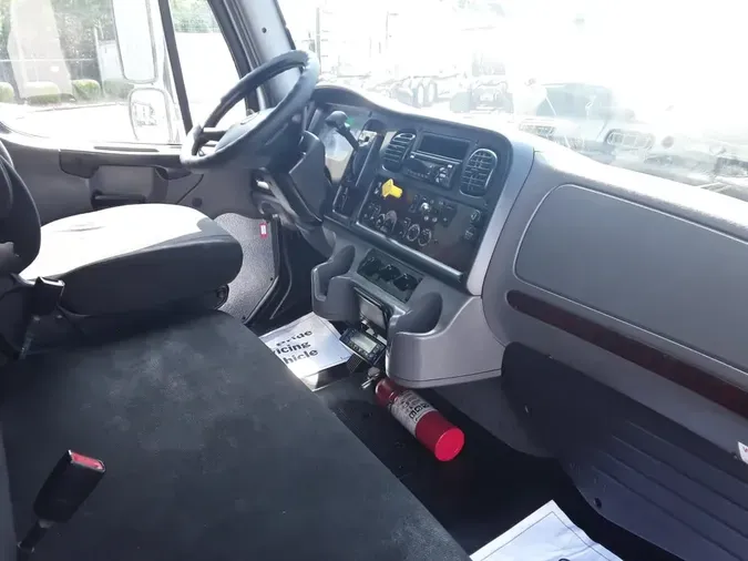 2018 FREIGHTLINER M2 106