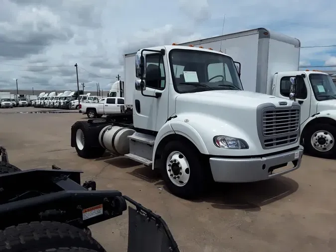 2018 FREIGHTLINER M2-112