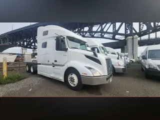 2019 VOLVO VNL64T-760