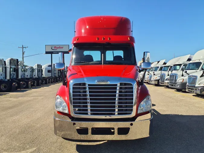 2019 FREIGHTLINER/MERCEDES CASCADIA 125