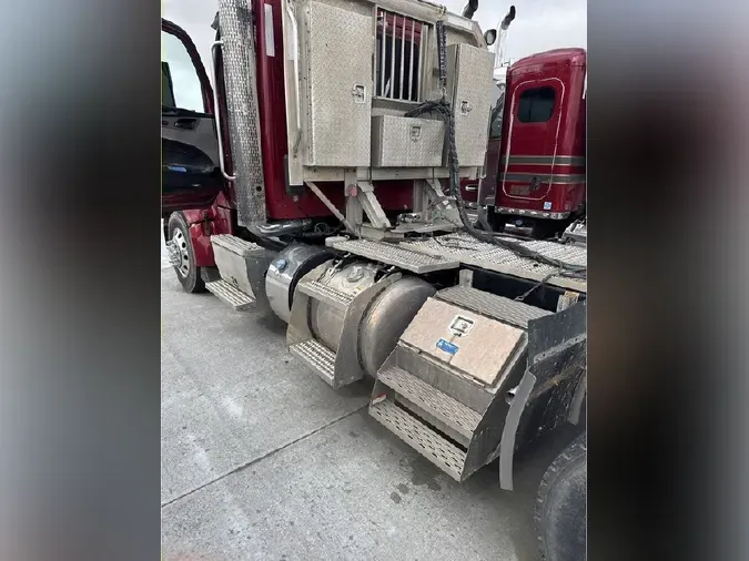 2023 PETERBILT 567