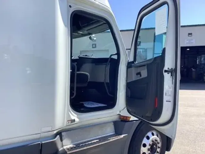 2020 Freightliner Cascadia