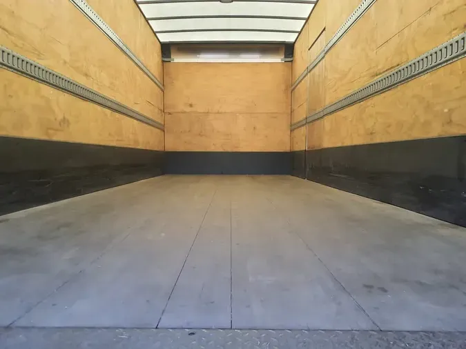 2020 FREIGHTLINER/MERCEDES M2 106