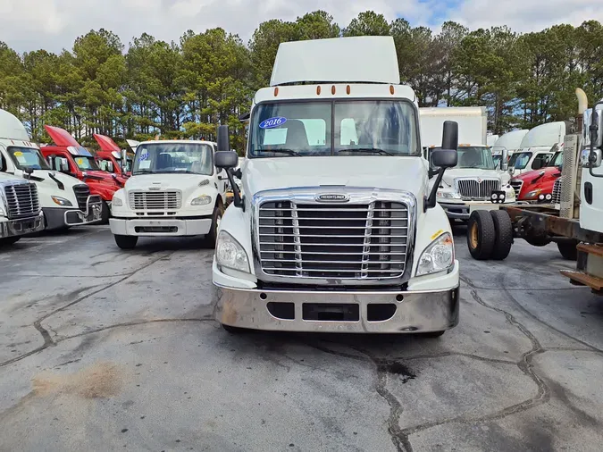 2016 FREIGHTLINER/MERCEDES CASCADIA 125