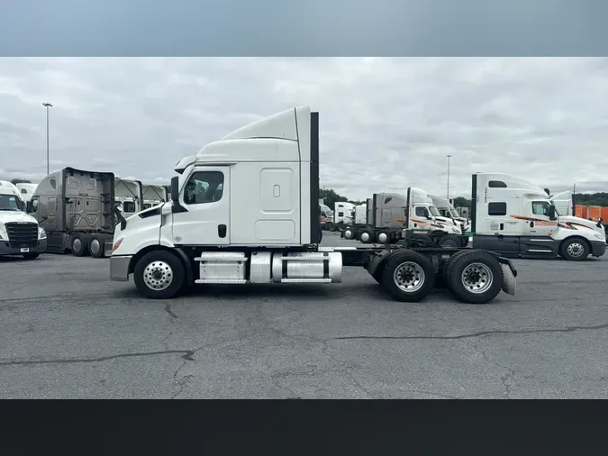 2021 Freightliner Cascadia 1262afc260f3a8537f391c474270b99c9c3