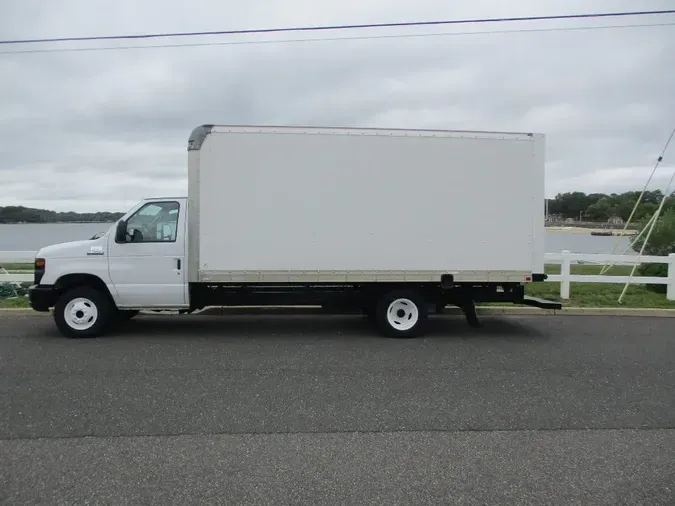 2017 FORD E350
