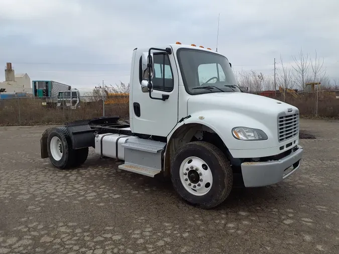 2017 FREIGHTLINER/MERCEDES M2 106