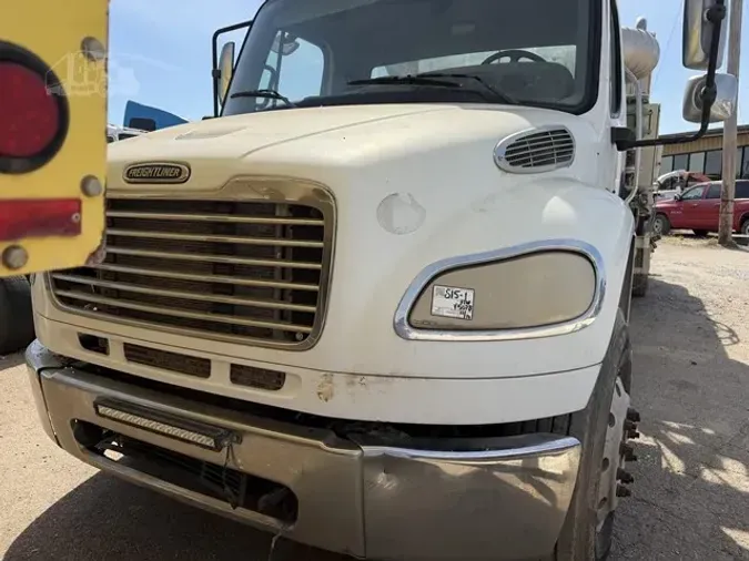 2011 FREIGHTLINER BUSINESS CLASS M2 106