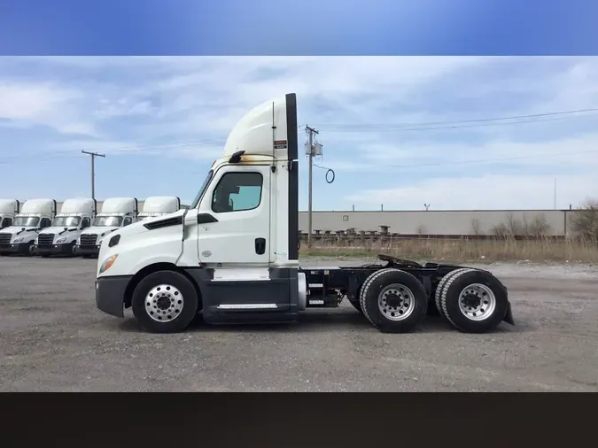 2020 Freightliner Cascadia 126