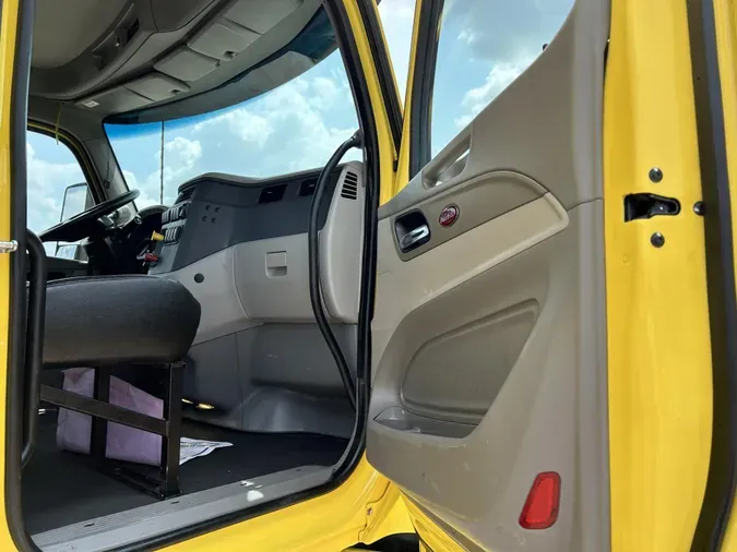 2021 Peterbilt 579