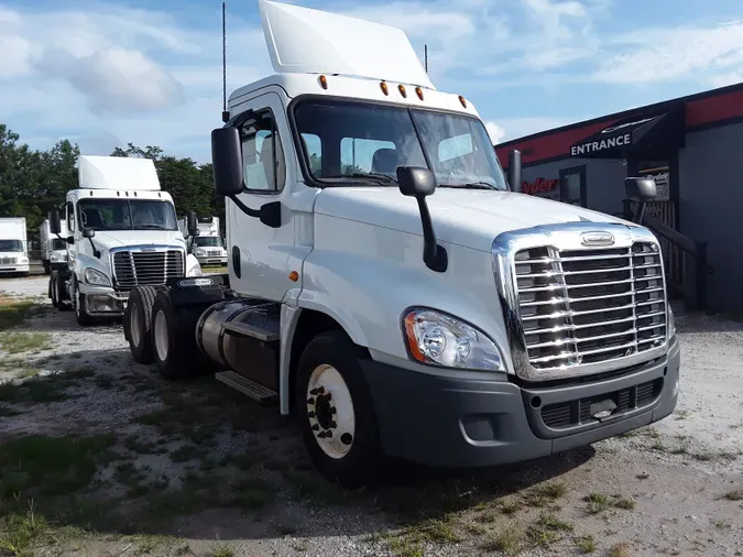 2016 FREIGHTLINER/MERCEDES CASCADIA 125